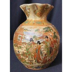 Geisha Asian Style Moriage Bulb Vase Ruffled Top Gold & Floral Outdoor Scene